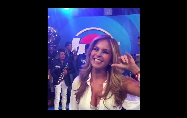 Algunos usuarios de la red destacaron el escote de Lucero y lo bien que lucía. TWITTER / @programa_hoy