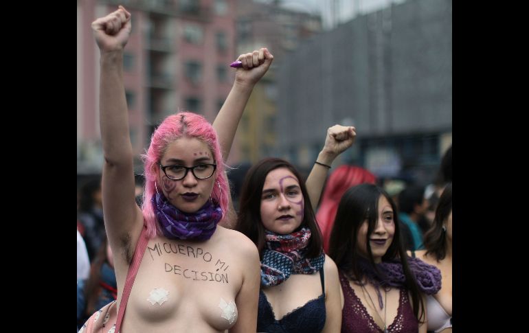 Entre sus exigencias, las jóvenes piden protocolos de aplicación obligatoria en las 60 universidades chilenas en casos de cualquier tipo de violencia sexual. AFP/L. Hidalgo