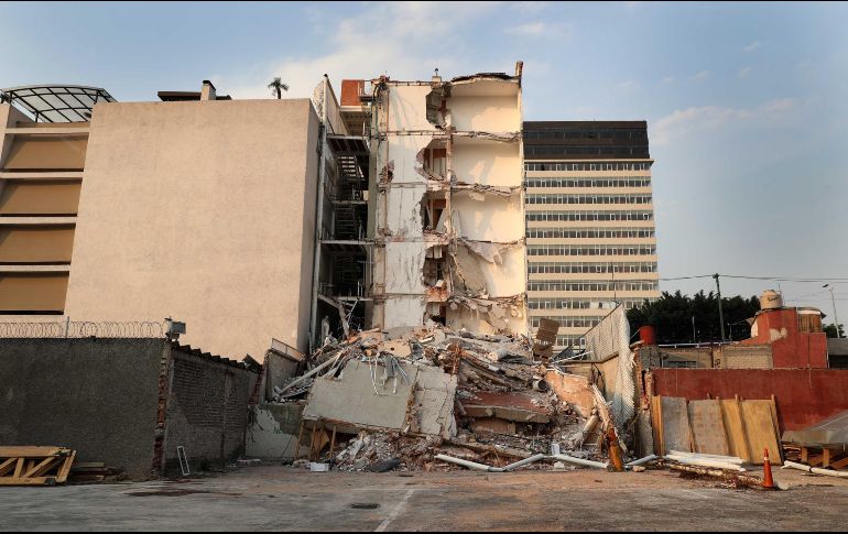 El subcomisionado de la Reconstrucción, Leonel Luna, señaló que será público el otorgamiento de vivienda digna a los afectados. SUN / ARCHIVO