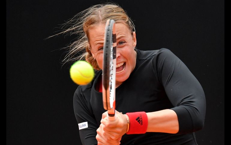 Anett Kontaveit, de Estonia, juega en partido del Abierto de Roma, disputado en la capital italiana. AFP/A. Solaro