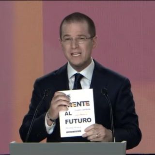 #Verificado2018 El libro que Anaya presumió en el debate pero nadie ha visto