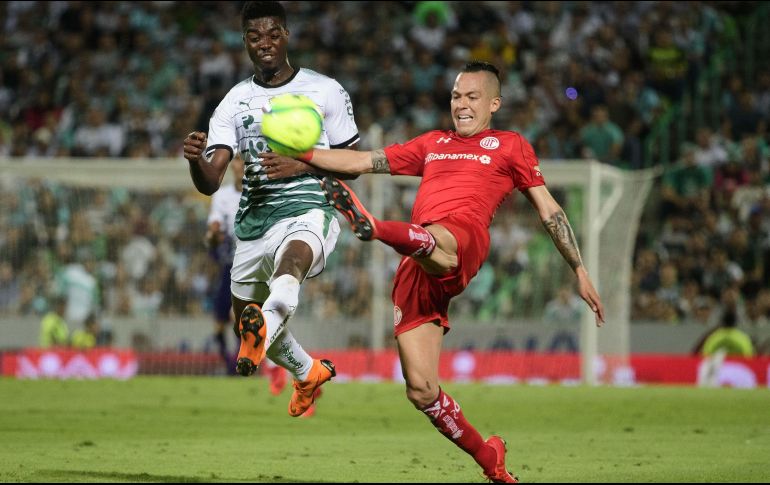 Toluca cayó por 2-1 ante Santos, en el partido de ida de la final del Clausura 2018. MEXSPORT / T. Garcia