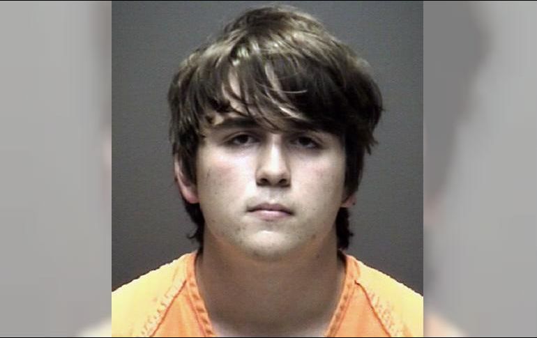  El atacante estaba armado con un rifle AR-15, una pistola, una escopeta y bombas de tubo. AP/ ARCHIVO