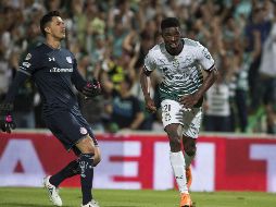 Djaniny Tavares (D) fue el autor de uno de los goles con los que los Laguneros se impusieron en la ida. MEXSPORT/ARCHIVO