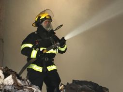 La causa del fuego se desconoce. ESPECIAL / Protección Civil y Bomberos de Guadalajara
