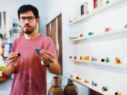 Los alebrijes de Jorge incuyen una memoria USB. EL INFORMADOR / G. Gallo