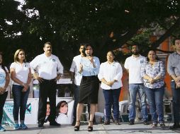 Martha Rosa Araiza hizo campaña en la colonia Atlas de Guadalajara. ESPECIAL