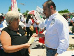 Charla. Abel Salgado intercambió ideas con seguidores de su proyecto. ESPECIAL