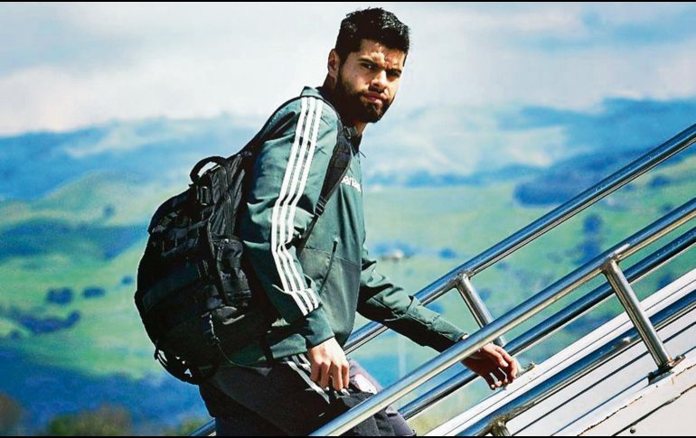 Néstor Araujo. El defensa podría bajarse del avión del Mundial. ESPECIAL