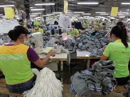 El sector que más inyecciones económicas registró fue el de manufactura con 35.2%. AP/Archivo