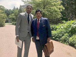 Guerrero (I) viajó a Zúrich acompañado del presidente de la Federación Peruana, Edwin Oviedo (D).EFE/FPF