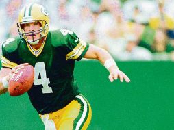 Conflicto. A mediados de los noventa, Brett Favre fue tres veces MVP de la NFL. AFP