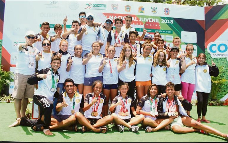 El equipo de clavados del Code Jalisco terminó en el primer lugar del medallero con 19 oros, 15 platas y 19 bronces. ESPECIAL/CODE JALISCO