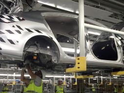 Según Bloomberg, el Gobierno de Trump estudia imponer aranceles del 25 % a los automóviles importados. NTX / ARCHIVO