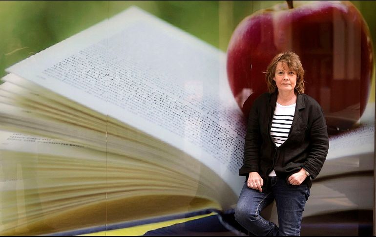 Considerada la reina de la novela negra europea, la autora aseguró en una visita a la Semana Negra de Gijón en 2009 que entendía la literatura como 