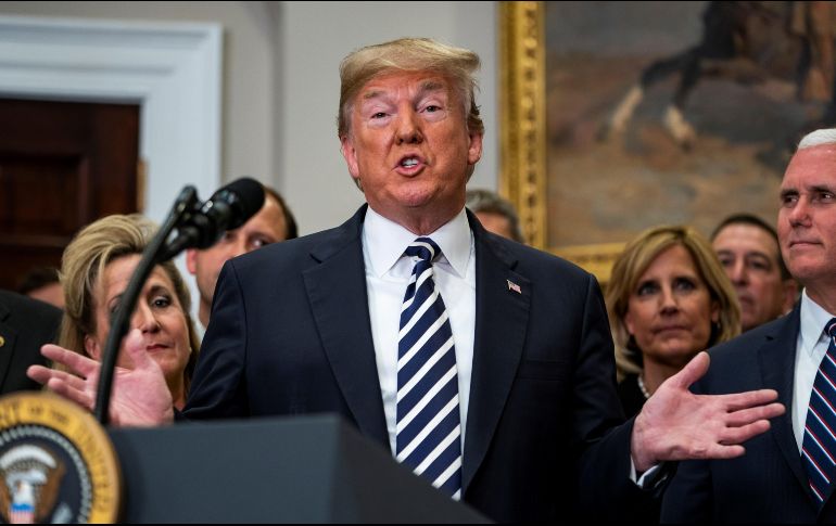 En un acto en la Casa Blanca, Trump advirtió que las Fuerzas Armadas estadounidenses ''son de lejos las más poderosas del mundo''. EFE / J. Lo Scalzo