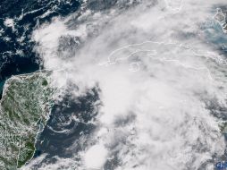 Recomiendan a la población y a la navegación marítima de esas entidades a extremar precauciones por lluvias, viento y oleaje. AFP/NOAA