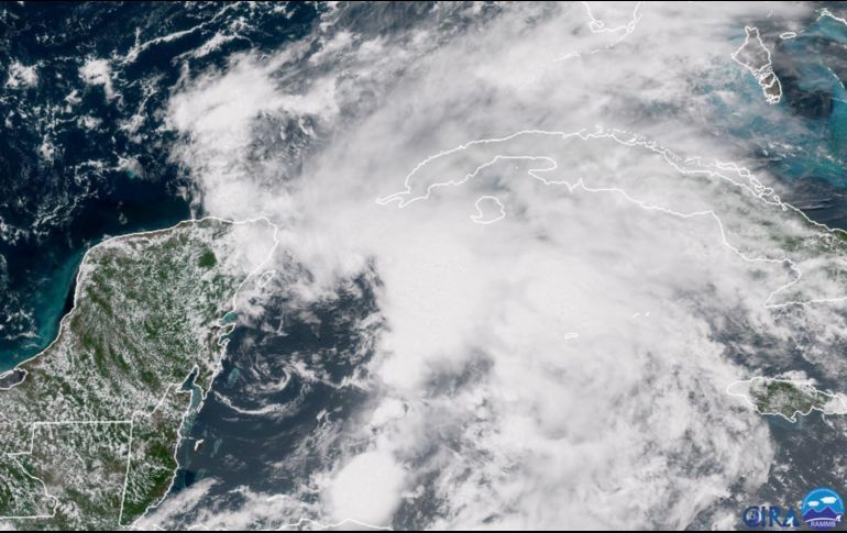 Recomiendan a la población y a la navegación marítima de esas entidades a extremar precauciones por lluvias, viento y oleaje. AFP/NOAA