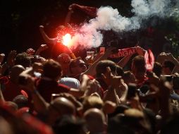 Miles de personas empezaron a congregarse desde las primeras horas de la tarde en Khreschatyk, la calle principal de Kiev. EFE / A. Kravchenko