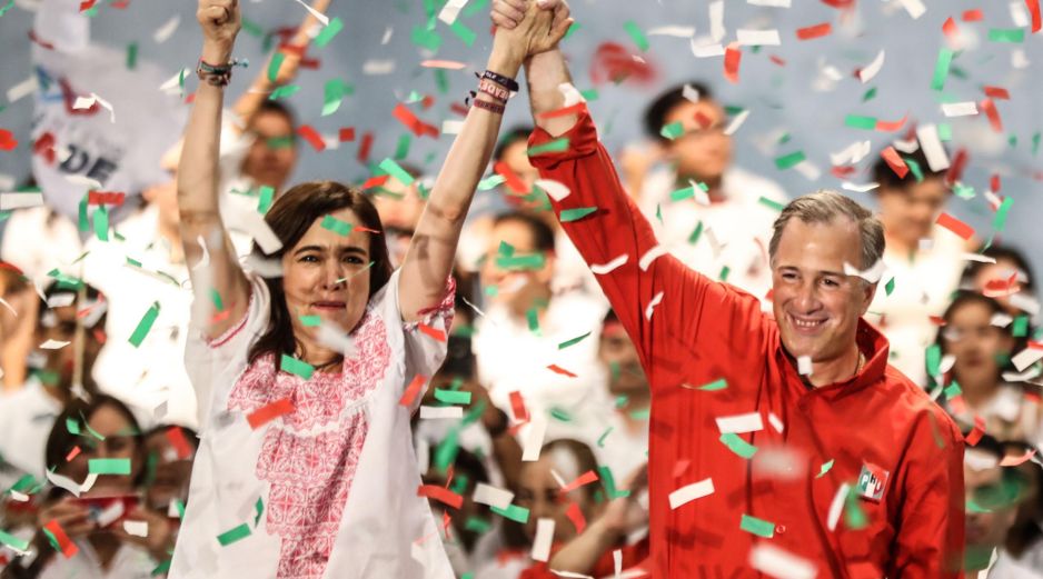 La virgen la entregaron a José Antonio Meade y a su esposa Juana Cuevas. SUN / G. Espinosa