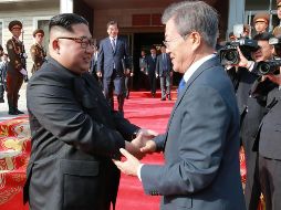 Los contactos entre las naciones se recuperaron a raíz de la reunión mantenida por sorpresa el pasado sábado entre Moon Jae-in y Kim Jong-un. AFP/KCNA