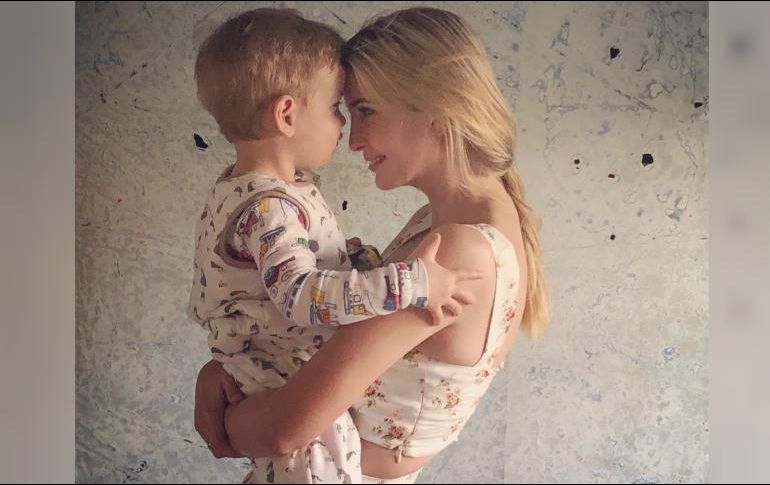 La postal tiene más de 23 mil comentarios donde expresan su enojo por todos los menores que son separados de sus padres. TWITTER / @IvankaTrump