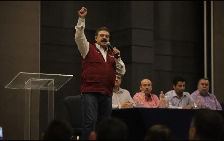 Dijo que antes de pensar en un nuevo esquema de transporte, como la Ruta Empresa que ya se implementa en algunas rutas de camión, es necesario conocer a fondo todo lo que se requiere mejorar.  TWITTER/ @DrCarlosLomeli