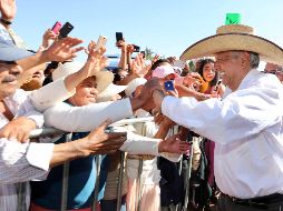 Andrés Manuel López Obrador declaró que está recorriendo todos los distritos del país, y le queda muy poco tiempo de campaña. SUN/V. Rosas