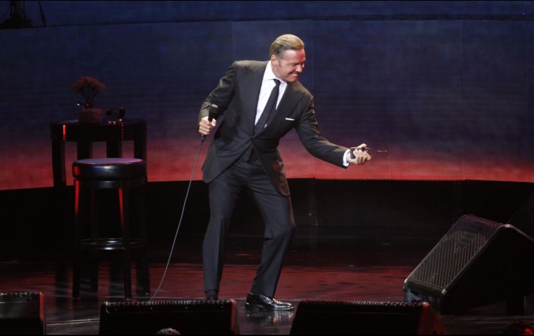 Durante su presentación, el intérprete de 