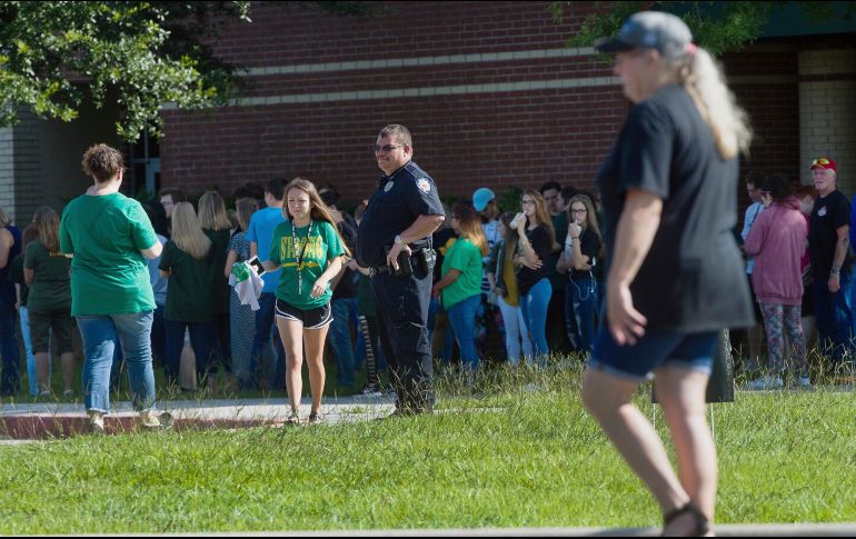 Los estudiantes comenzaron su día más tarde de lo habitual a las 07:10 horas locales y la mayoría de ellos estaban programados para iniciar labores aun más tarde cerca de las 10:00 horas locales. AP / M. D. Jesus