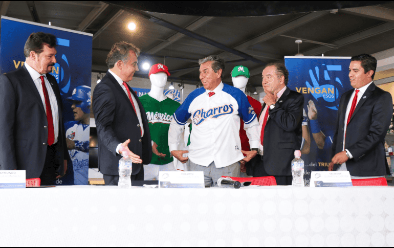 El nuevo vicepresidente de la tropa jalisciense se dijo satisfecho por llegar de nuevo a la institución que lo vio debutar como pelotero. TWITTER / @charrosbeisbol