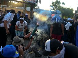 El ataque ocurrió mientras las madres agradecían a cientos de miles de nicaragüenses haberlas acompañado en la caminata de este miércoles con motivo del Día de las Madres. AP / E. Felix