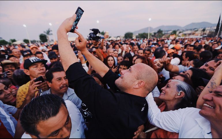 Alfaro se compromete a construir hospital regional en El Salto