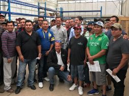 Campa Cifrián recorrió las granjas Hendriks Greenhouses y Sheridan Nurseries. TWITTER / @STPS_mx