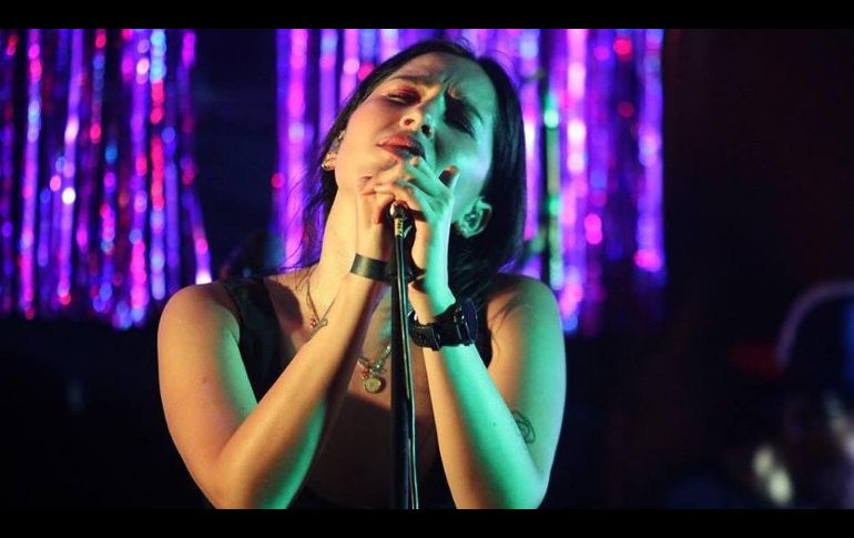 Elsa Carvala compartió su música por más de una hora con su público tapatío. EL INFPRMADOR/ H. Navarro.