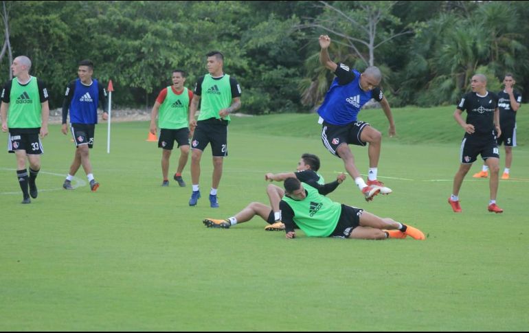Atlas entrena en Playa del Carmen en Quintana Roo, como parte de la etapa fuerte de la pretemporada. Cortesía / Atlas