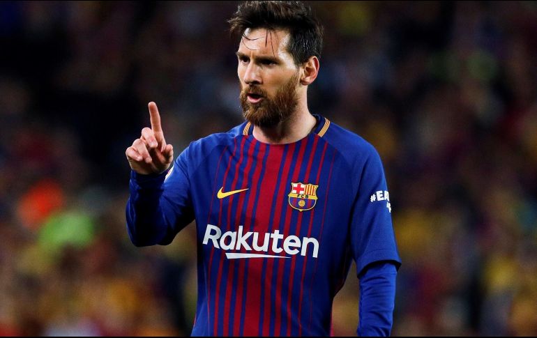 En el texto, los menores le piden a Messi que no rompa sus 