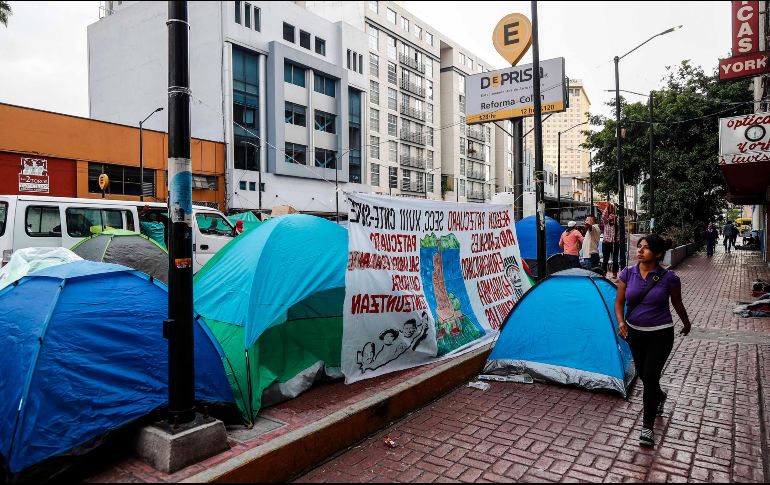 Integrantes de la CNTE instalaron un plantón para demandar la reinstalación de la mesa de negociación con la Segob. SUN / ARCHIVO