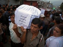 El intenso calor del material volcánico dejó la mayoría de los cuerpos irreconocibles; autoridades señalan que tendrán que recurrir a 