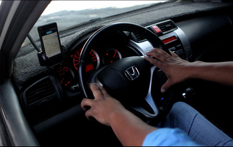 Uber informó que más de mil socios conductores voluntarios registrados en Uber se certificaron ya para dar servicio bajo esta opción en las ocho ciudades. EL INFORMADOR/ ARCHIVO
