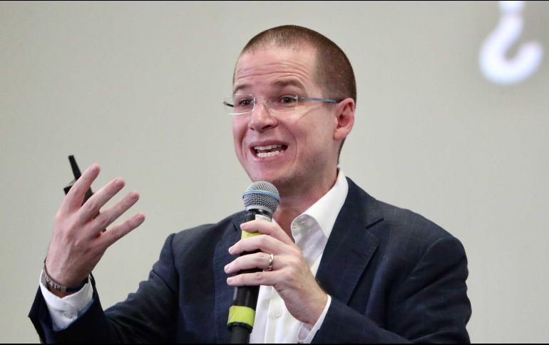 Anaya se reunió con en Consejo Mexicano de Negocios. En la fotografía se le muestra durante una ponencia en la Universidad Iberoamericana.  SUN / A. Ojeda