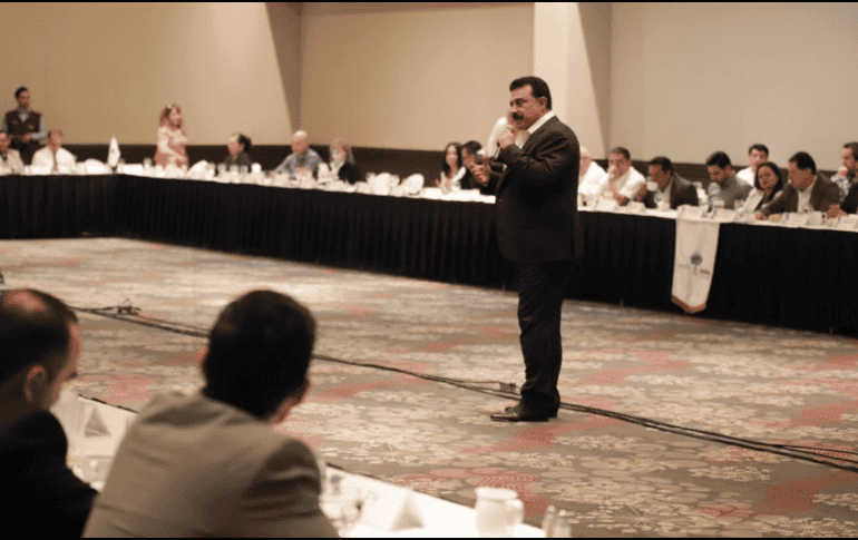 Lomelí Bolaños dijo que la apertura con los empresarios es parte de la agenda del candidato a la Presidencia, Andrés Manuel López Obrador. TWITTER / @DrCarlosLomeli