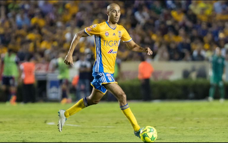 Durante su estancia en el Sevilla, Pizarro jugó 40 partidos y sólo anotó dos goles. MEXSPORT / ARCHIVO