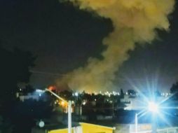 Resultado de este incidente también sufrieron daños 23 casas aledañas a la explosión, cinco son consideradas con agravios mayores a nivel estructural, así como 12 vehículos. TWITTER / @MonVial17