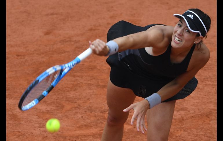 La española Garbine Muguruza disputa un partido de cuartos de final del Roland Garros en París, Francia. La española derrotó a la rusa María Sharapova. AFP/E. Feferberg