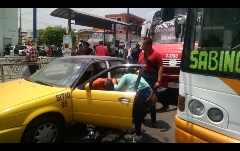 Se comenzó con la valoración de los lesionados para trasladarlos a los puestos de socorros. ESPECIAL/ Protección Civil y Bomberos Jalisco