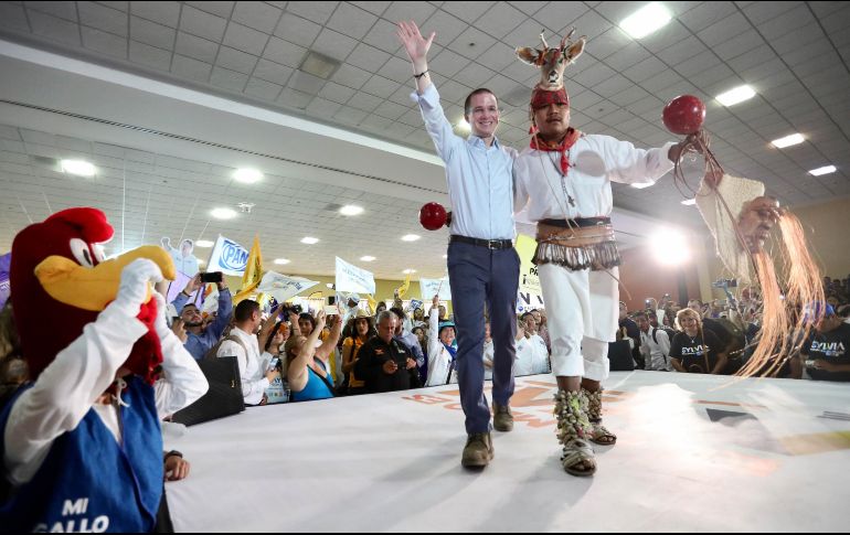Anaya criticó las protestas de la CNTE y acusó a López Obrador de pactar con Peña Nieto. SUN