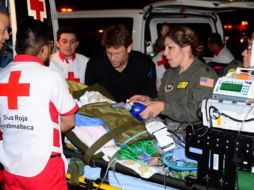 Seis niños guatemaltecos que resultaron con quemaduras tras la erupción del volcán de Fuego, el pasado domingo, llegan a Galveston, Texas, para recibir tratamiento médico especializado. NTX