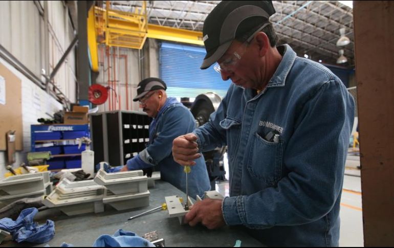 De acuerdo con la Ley Federal del Trabajo, la jornada laboral no puede exceder de ocho horas, la diurna; siete, la nocturna y siete y media la mixta. EL INFORMADOR / ARCHIVO