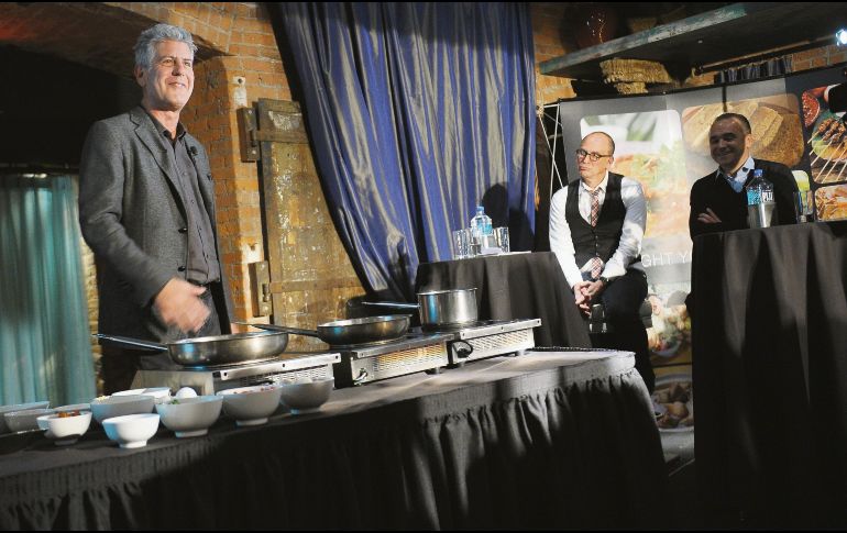 Anthony Bourdain. El chef en plena acción, en una imagen tomada en 2013. AFP